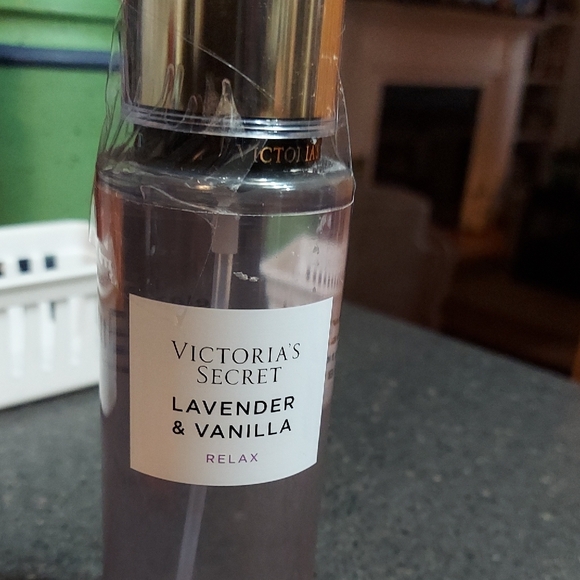 Victoria's Secret Lavender & Vanilla Mist - Picture 7 of 8